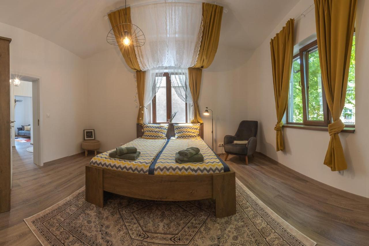 Linden House - A Lovely Apartment In Central Warna Exterior foto