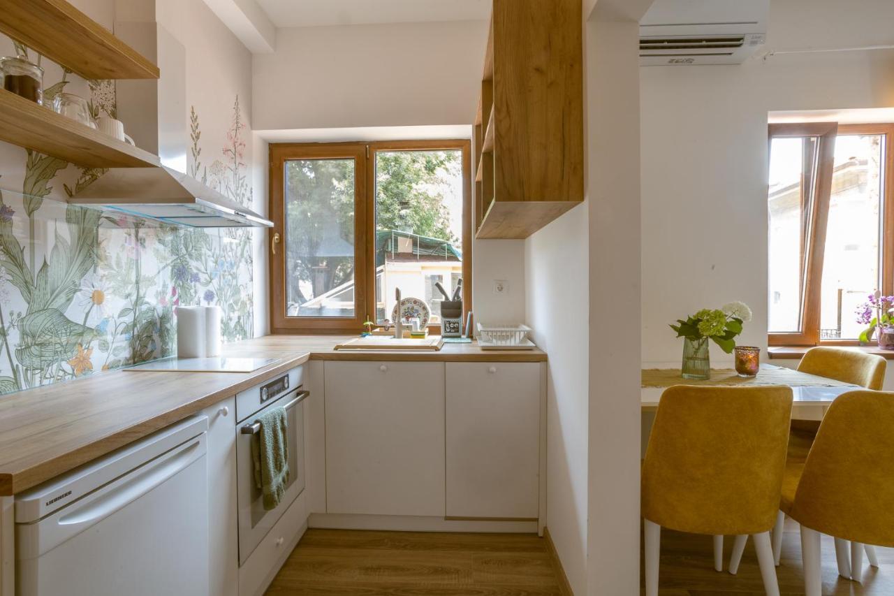 Linden House - A Lovely Apartment In Central Warna Exterior foto