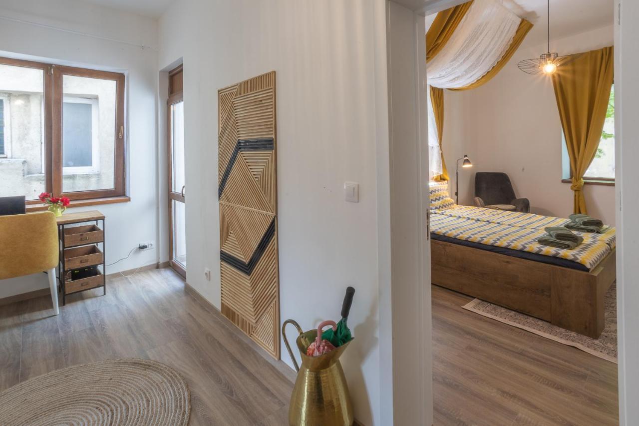 Linden House - A Lovely Apartment In Central Warna Exterior foto