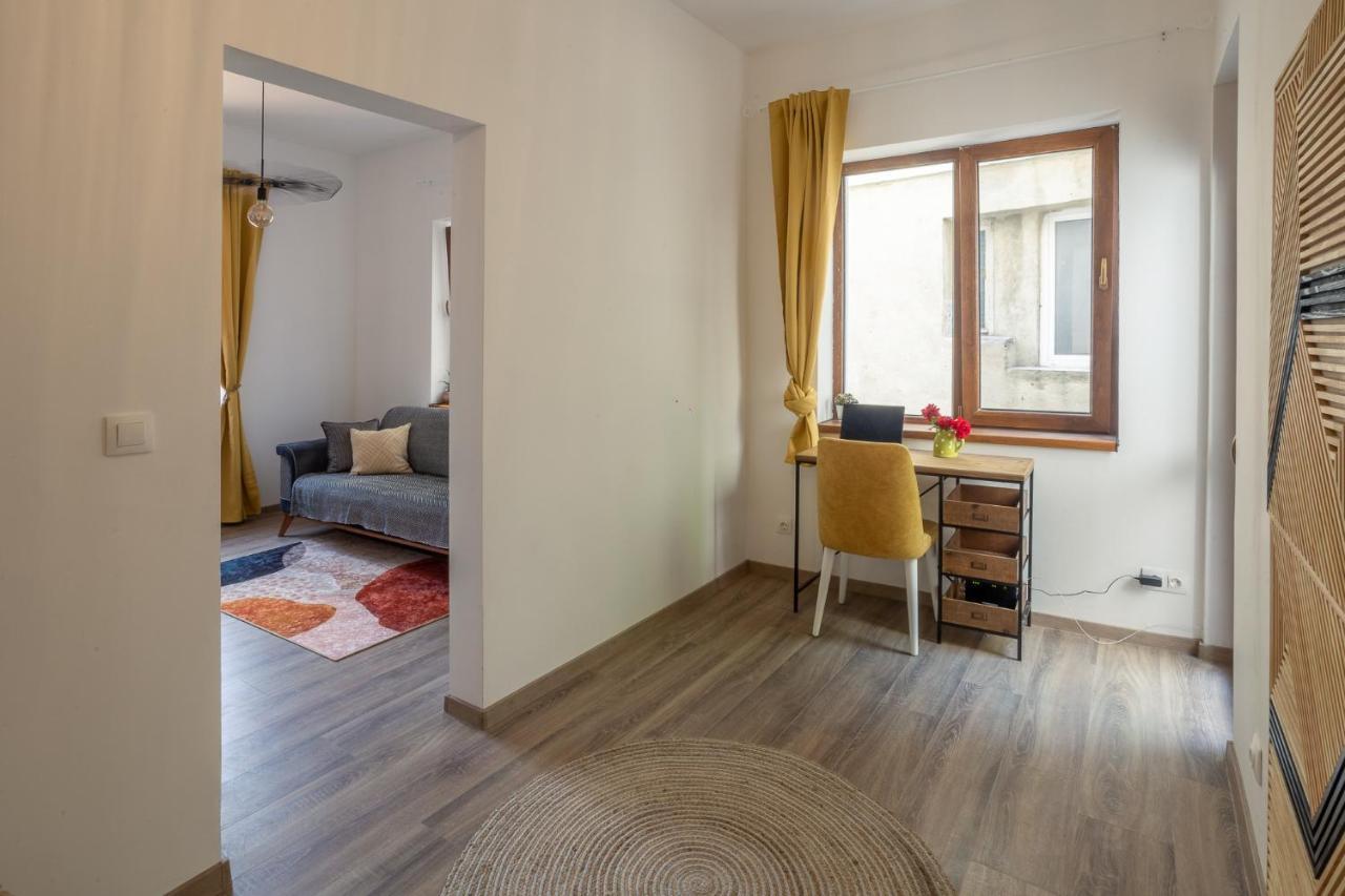 Linden House - A Lovely Apartment In Central Warna Exterior foto
