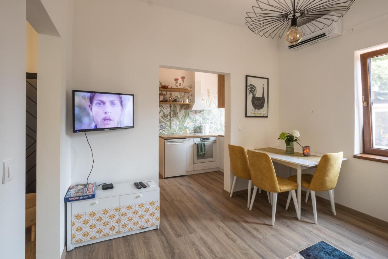 Linden House - A Lovely Apartment In Central Warna Exterior foto